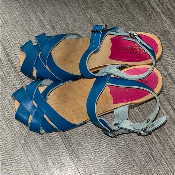 Swedish Hasbeens in blue with pink heel wooden block Sandals - Picture 2 of 7